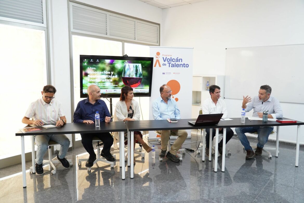1. Panel de debate entre docentes y profesionales del sector enoturístico