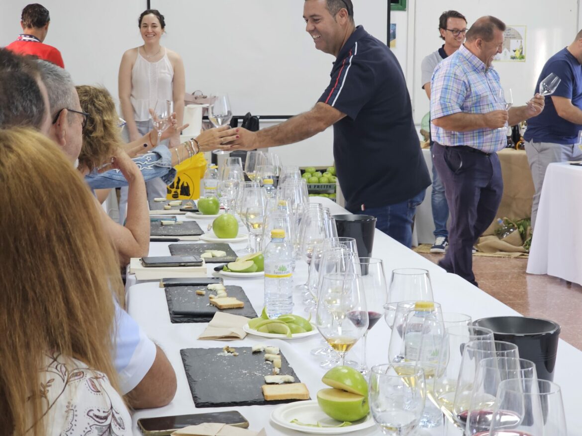 Éxito de la I Cata de Vino y Queso en Antigua (5)